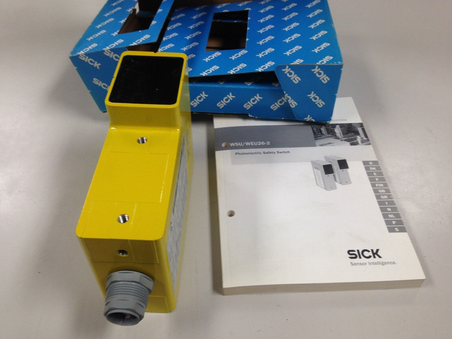 New Sick Optic Weu 26/2-122 Photoelectric Switch 1 015 721 0.5-18M-Range,Hd