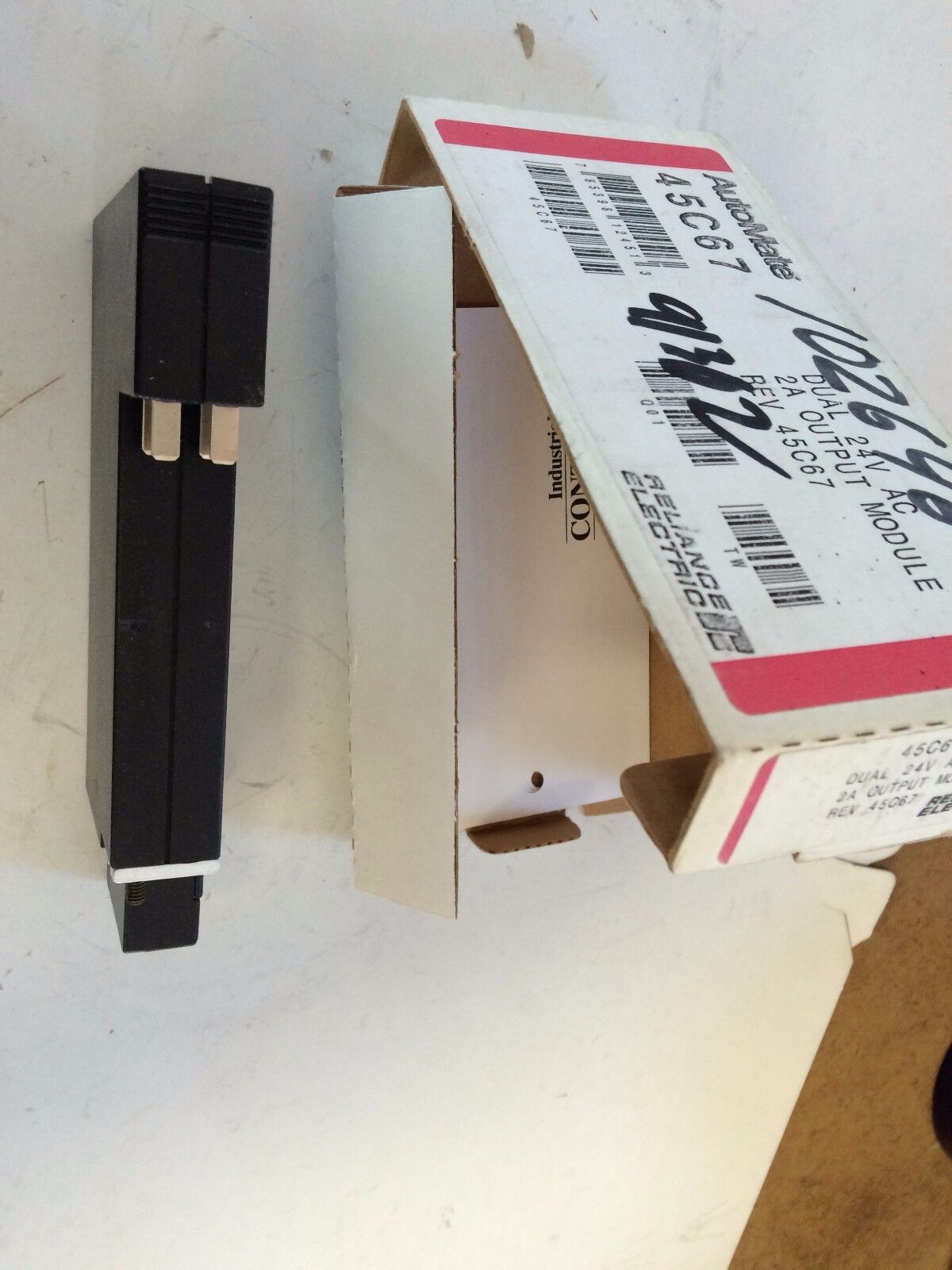 New Reliance Electric 45C67 Dual 24V 2A Output Module, Automate 45C67,Tl