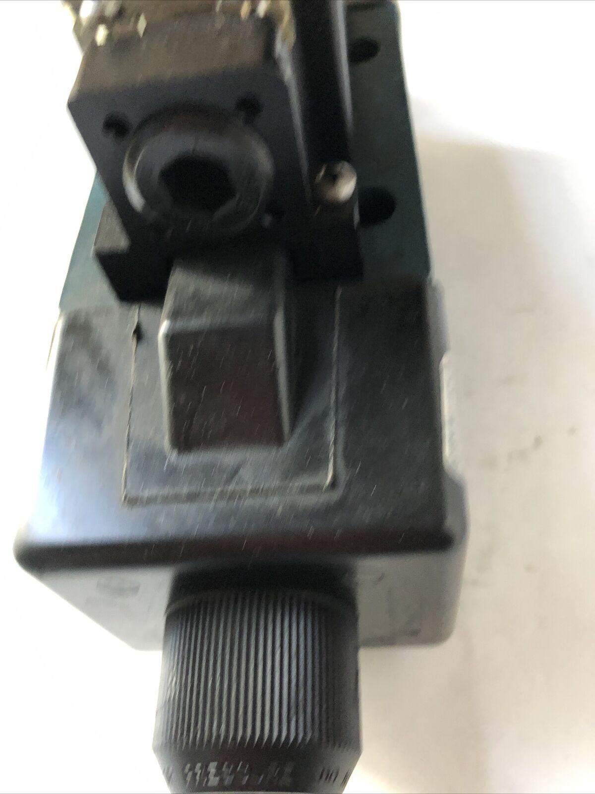 New Rexroth 4We10q40/Cw110n9dk25l Hydraulic Solenoid Valve, Mnr R978910210 V,Fi