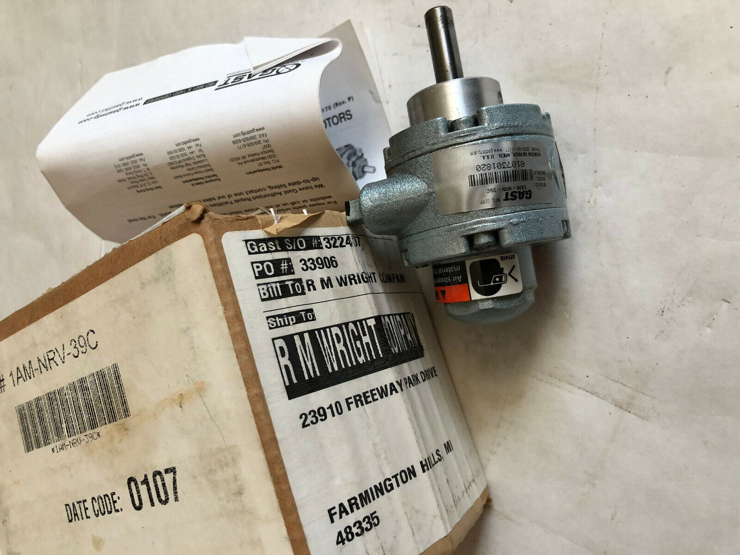 New Gast 1Am-Nrv-39C Air Motor, 100 Psi, 3/8" Shaft Diameter,Tl
