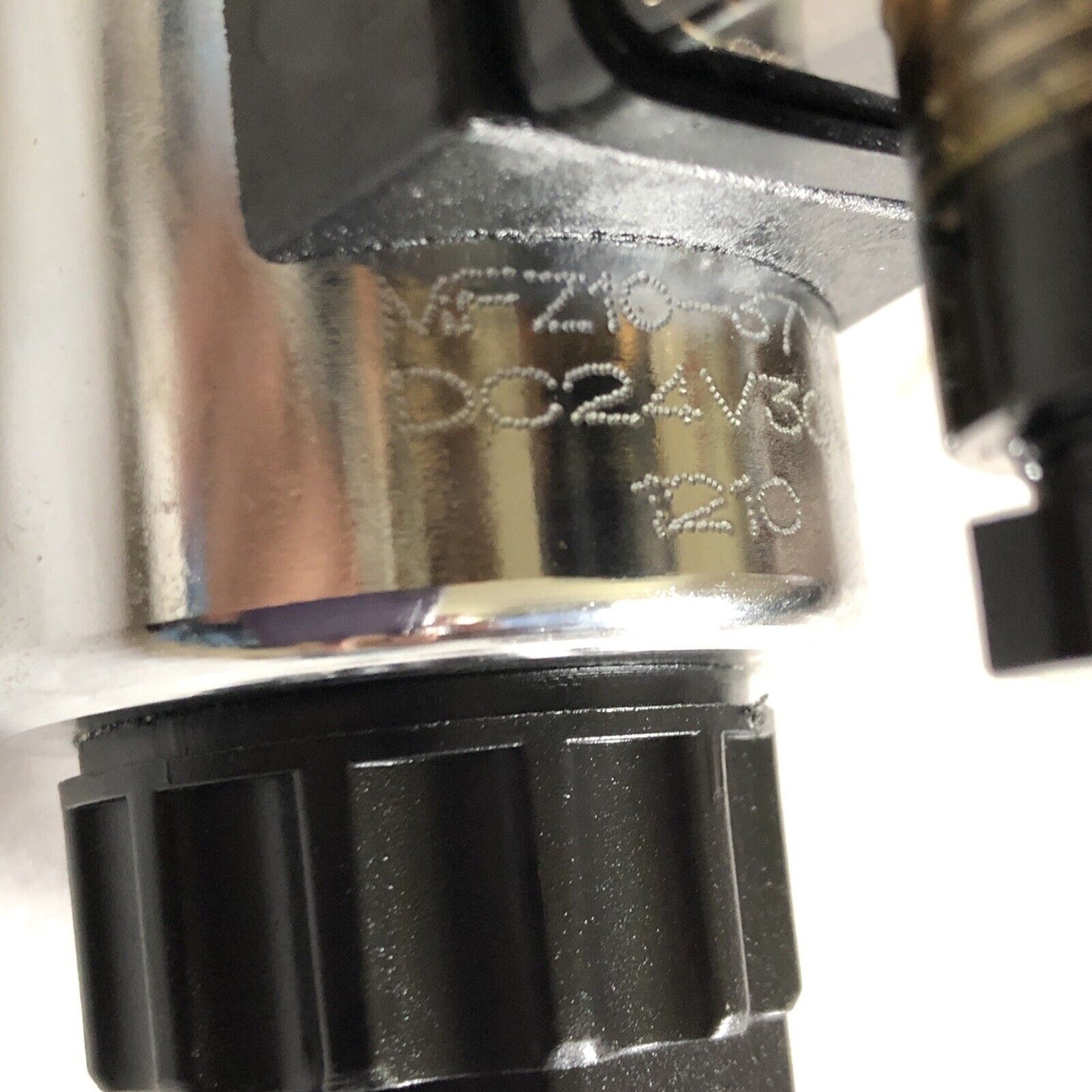 International Dg03-2C-24Vdc82dn, Dg032c24vdc82dn Solenoid Directional Valve,Ap