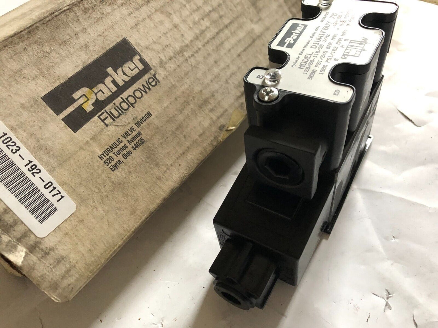 New Parker Hannifin D1vw1f6vy 70,D1vw1f6vy-70 Directional Control Valve,Bt