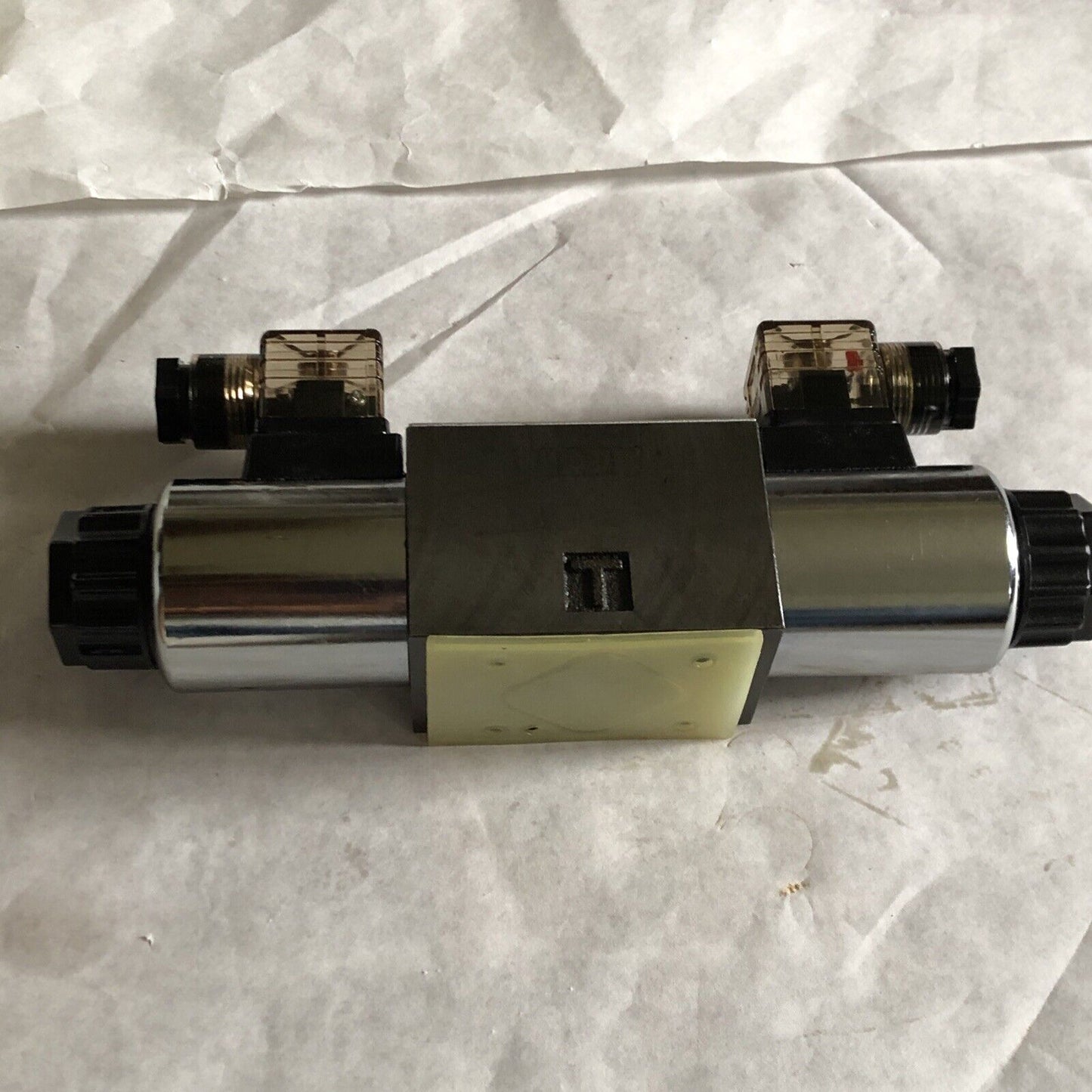 International Dg03-2C-24Vdc82dn, Dg032c24vdc82dn Solenoid Directional Valve,Ap
