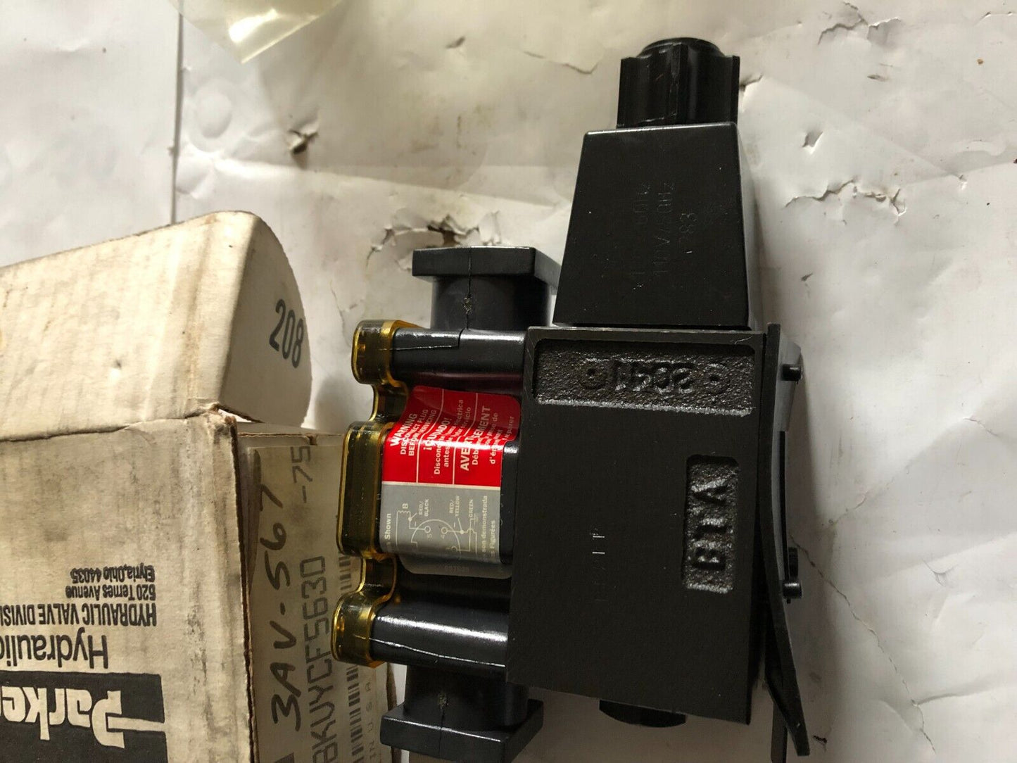 New Parker Hannifin D1vw8kvycf5630 75 Directional Control Valve,Bt