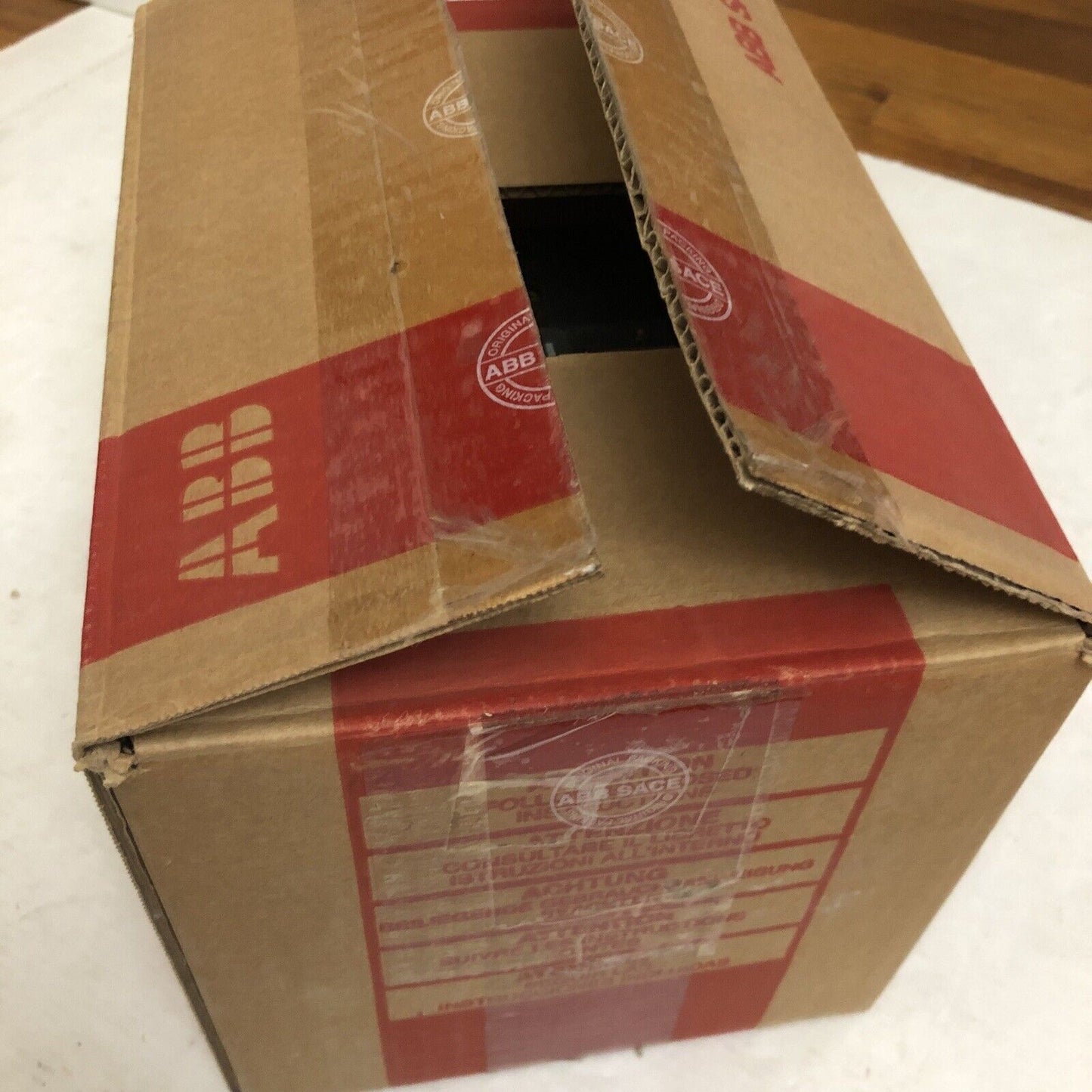 New Abb Tf2225,Es,Abb 225A,Abb Ehb63225l,Cu7al Circuit Breaker 3Pole 600V,Cz