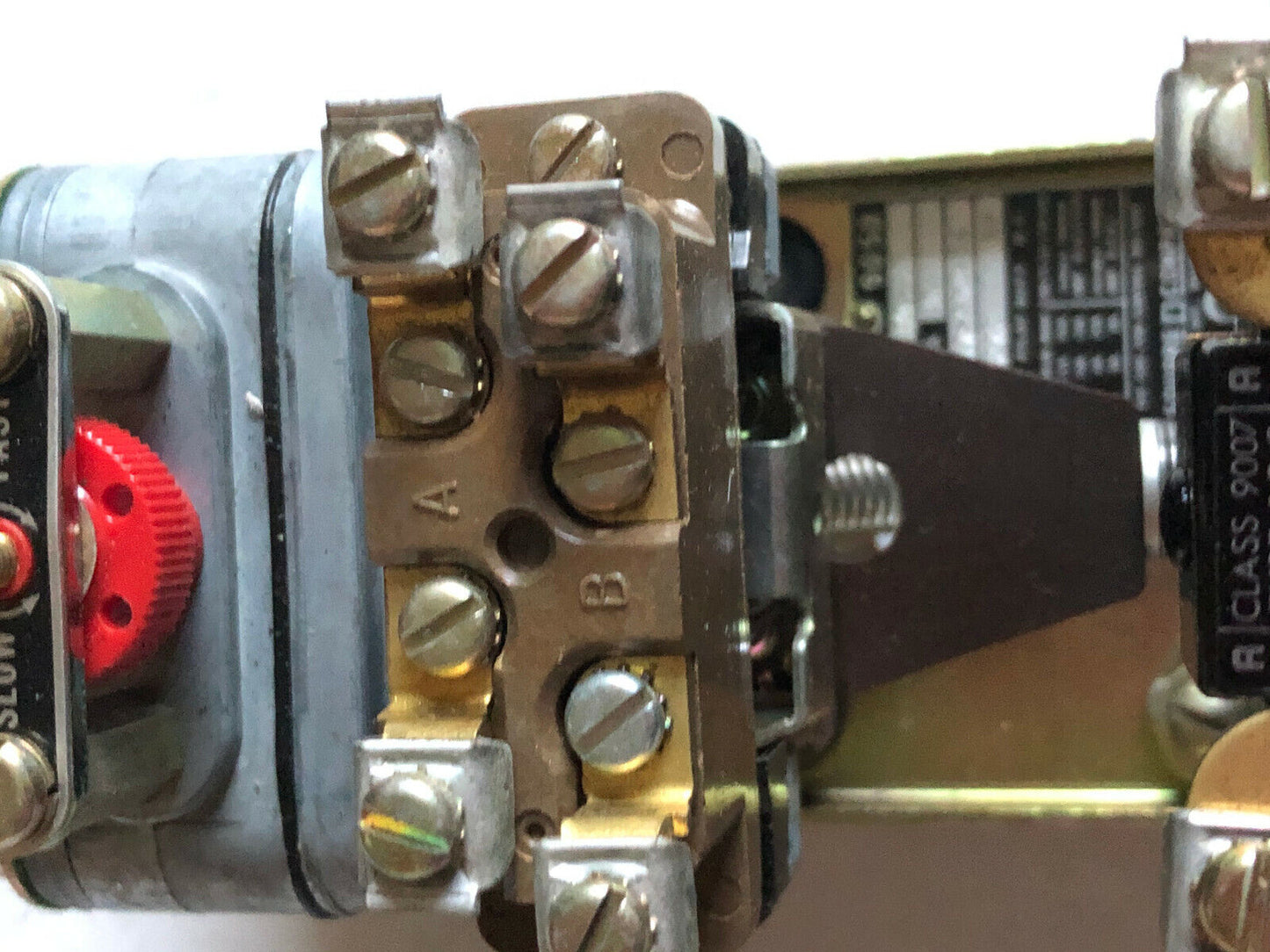 Square-D,Bo-3D, 9050 B0-3D Ac Pneumatic Relay,120 Vac,Class 9007,Type Bo-3,Bg