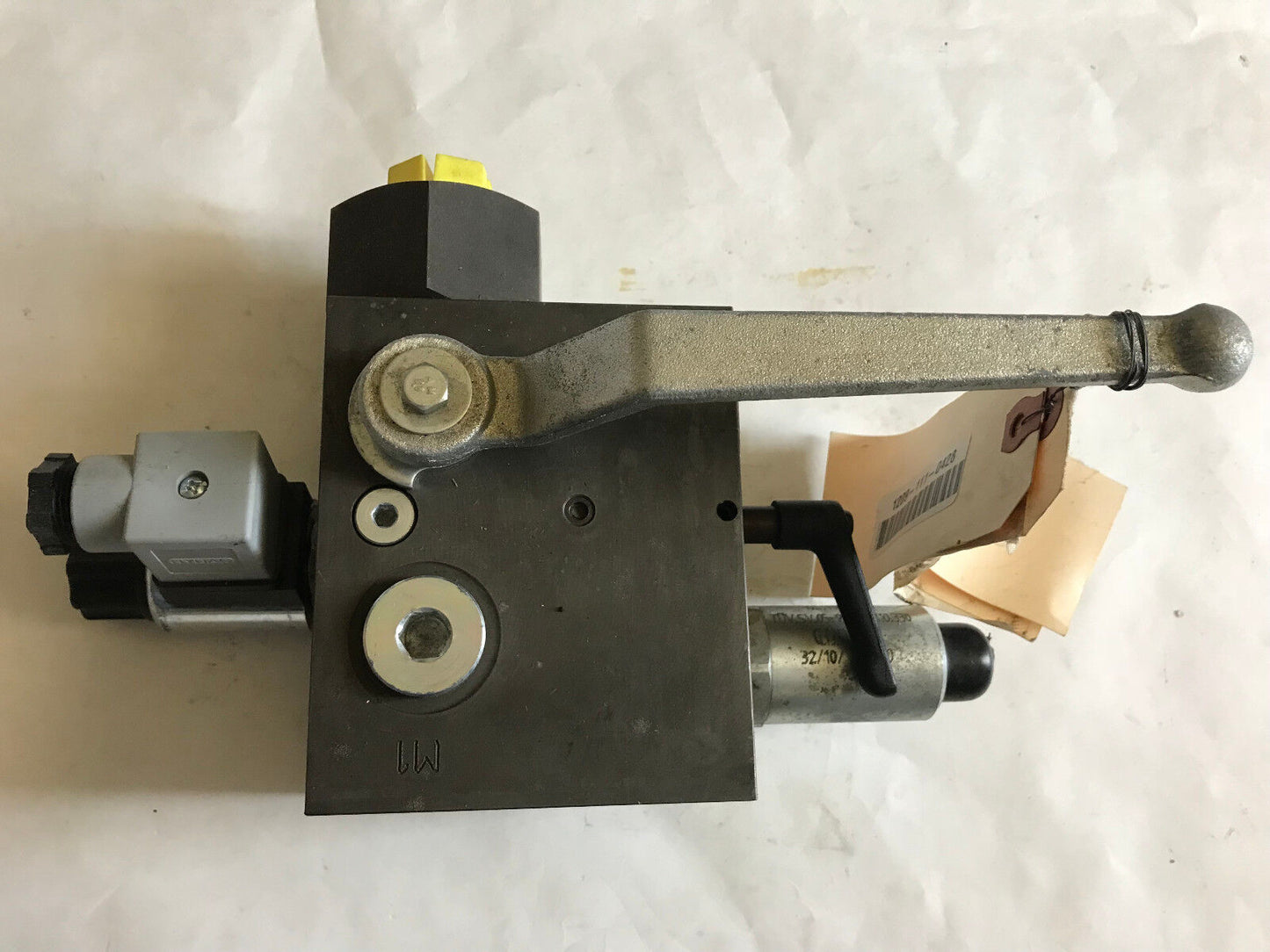 New Hydac Saf20e16y1-T330a Hydraulic Accumulatr Safety Valve,Db12120a-011,Ah