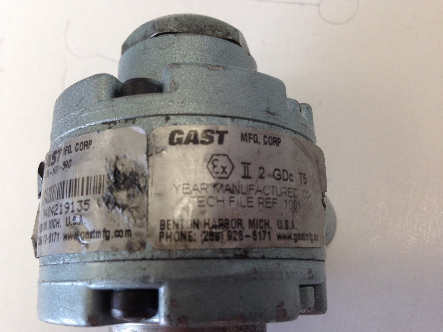 Gast 1Am-Nrv-39C Rotary Vane Air Motor, 1/8" Npt, 3/8" Shaft Diameter,Ew