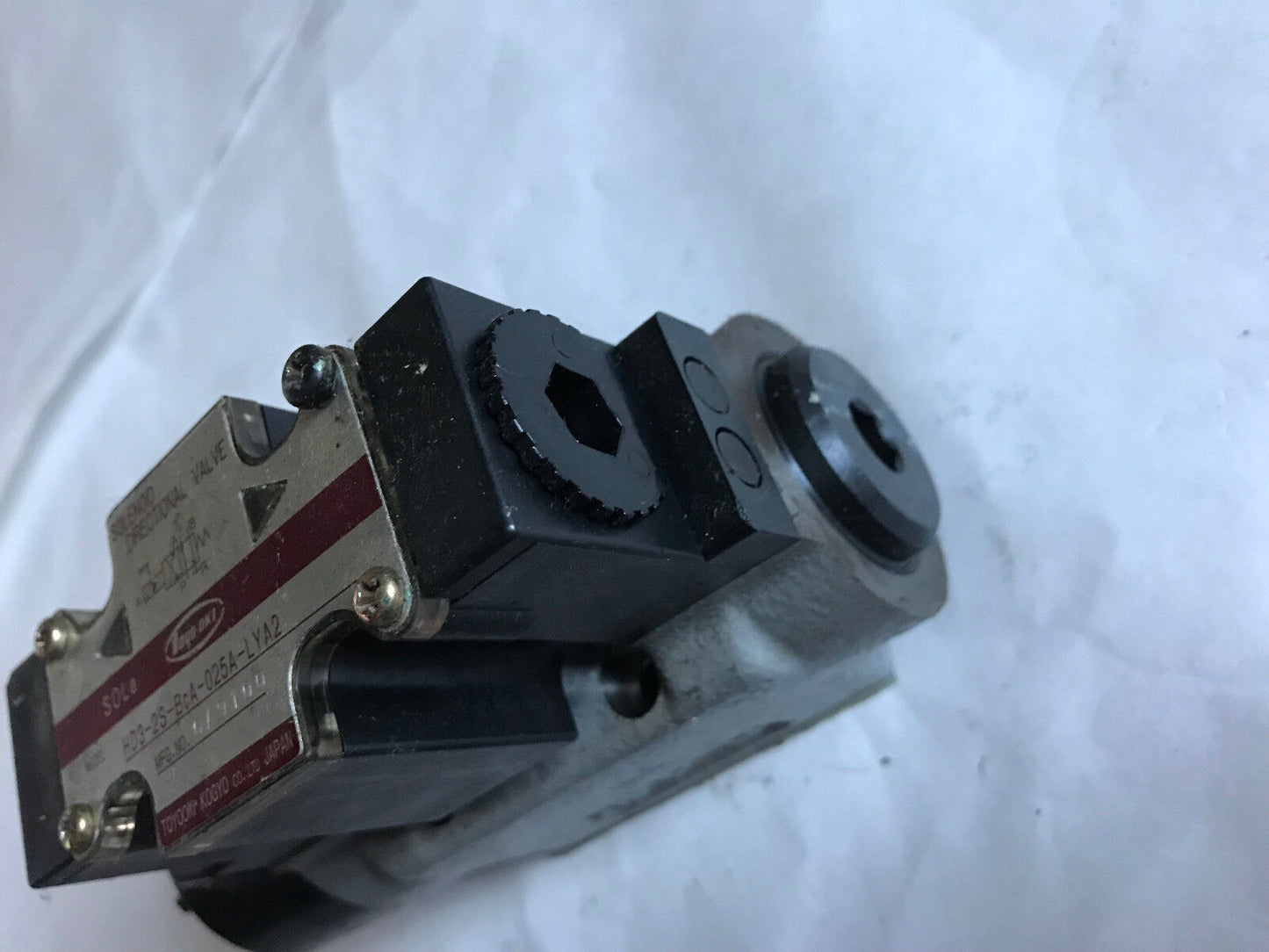 New Sola Toyo-Oki Hd3-2S-Bca-025A-Lya2 Hydraulic Solenoid Directional Valve,Et