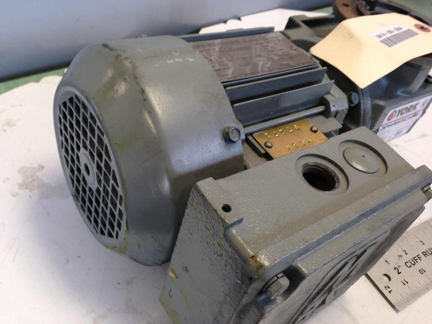 New Sew-Eurodrive Saf37 Dt71d4 Gear Motor Drive,3Phase,.37 Kw,277/480V,Rpm 17,Am