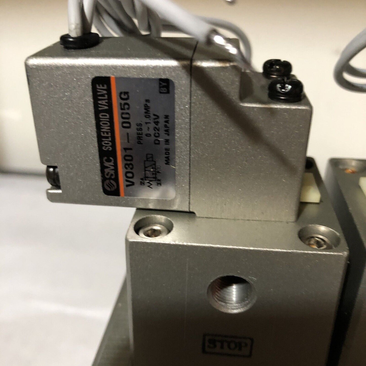 New Smc Ccvl21-5G-S Valve V0301-005G Dc24v,Bo