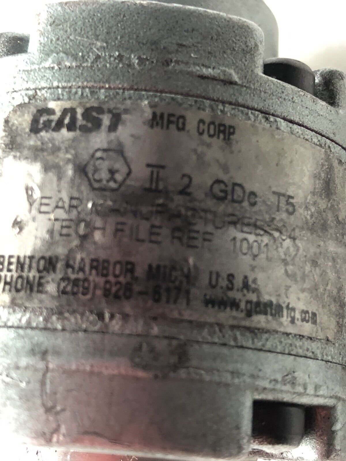 Gast 1Am-Nrv-39C Rotary Vane Air Motor, 1/8" Npt, 3/8" Shaft Diameter,Ew