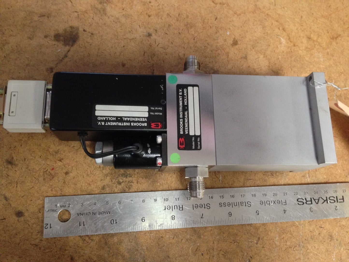 Brooks 5866 Pressure Controller, 5-Bar, 0-1.9 1N/Min, 1/4"Npt,Ay
