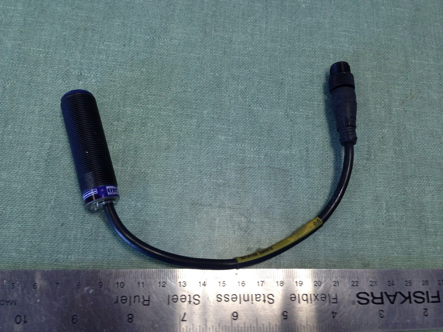 New Telemecanique Xu5p18pd9ab Photoelectric Sensor 001010A 560970 24Vdc,Eg