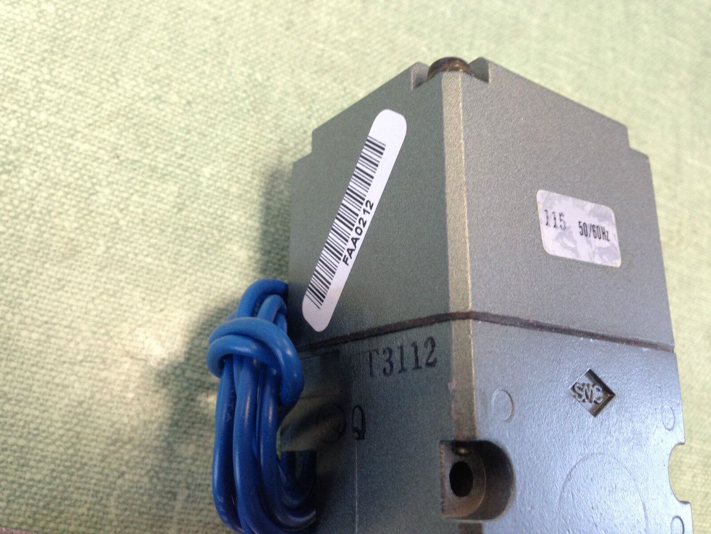 New Smc Vt3112 Pneuamtic Manifold Solenoid Valves, 115 Vac,Si