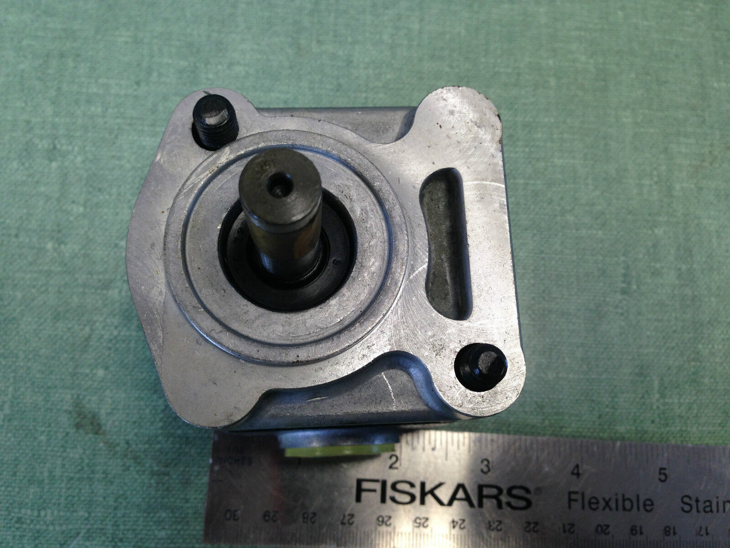 New Shimadzu 068.3 Hydraulic Gear Pump, G010, 2.3L588,102-2,Ax