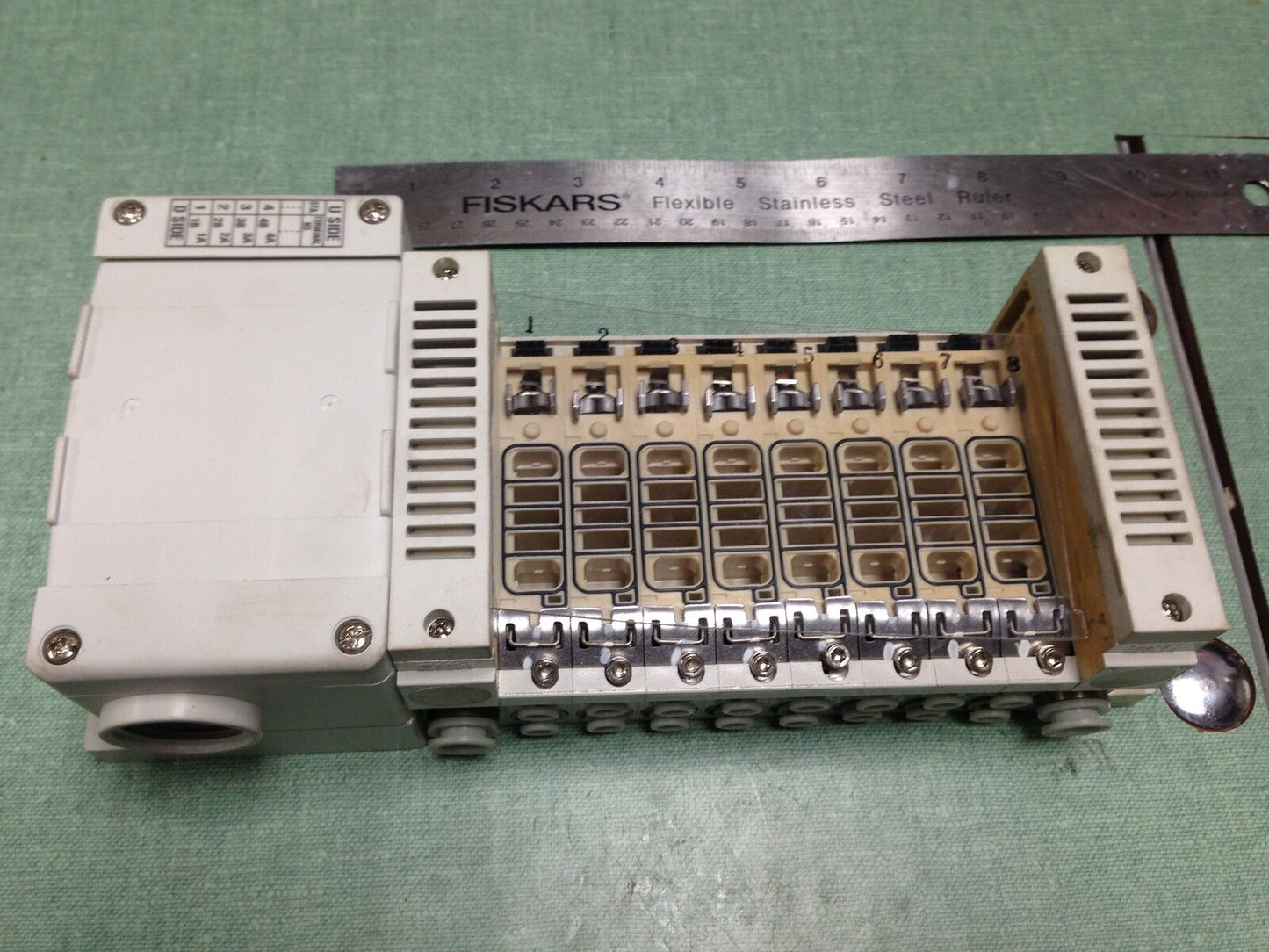 New Smc Vv5q21-08C6t0-Ns,Fq Pneumatic Manifold Plug-In, 3/4" Npt,Smc Vv5q21,Ew
