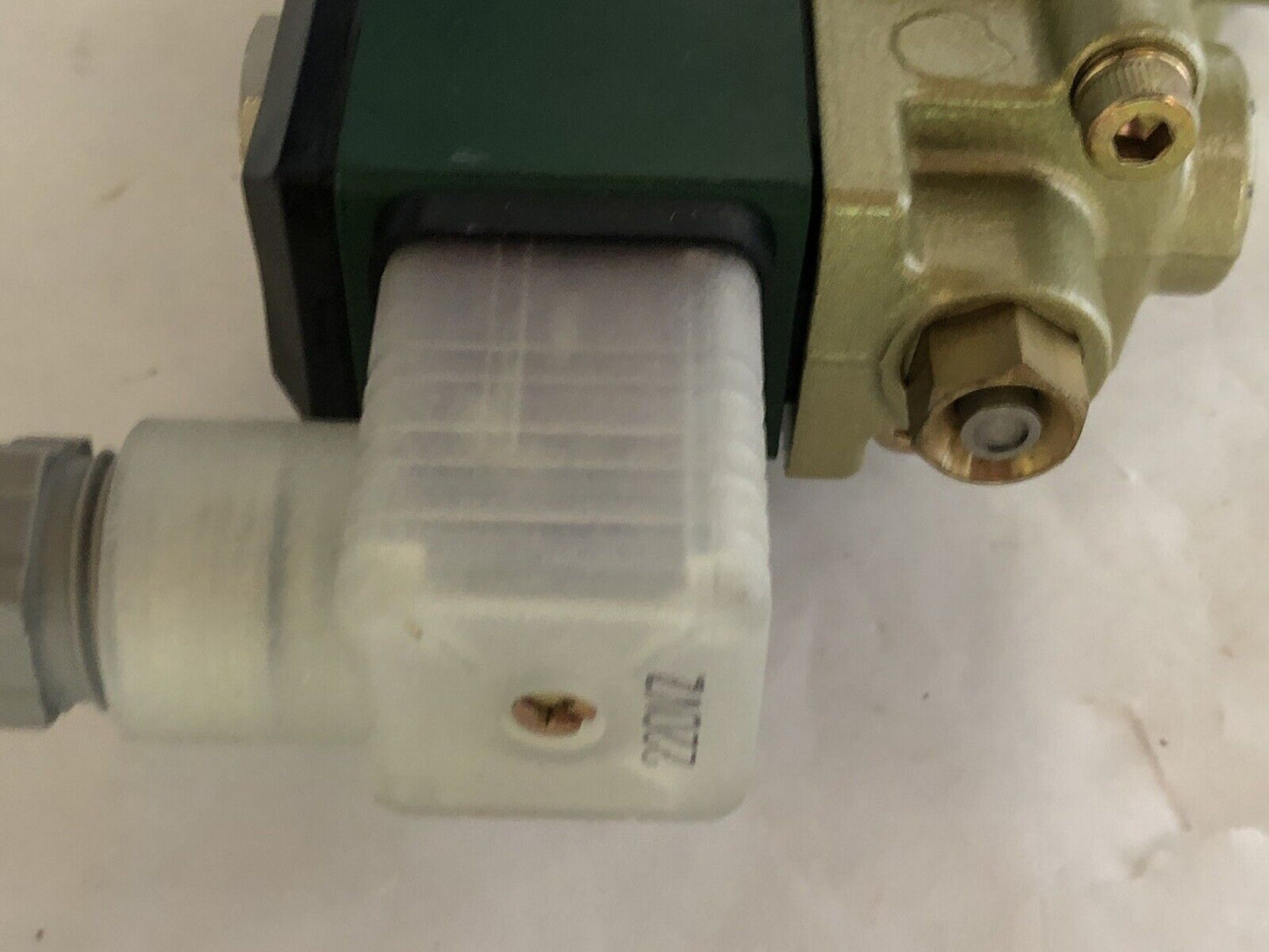 New Taco 268-800-03B2 Ac-200V Solenoid Valve, 1-1/4" Npt, 200Vac,Dl