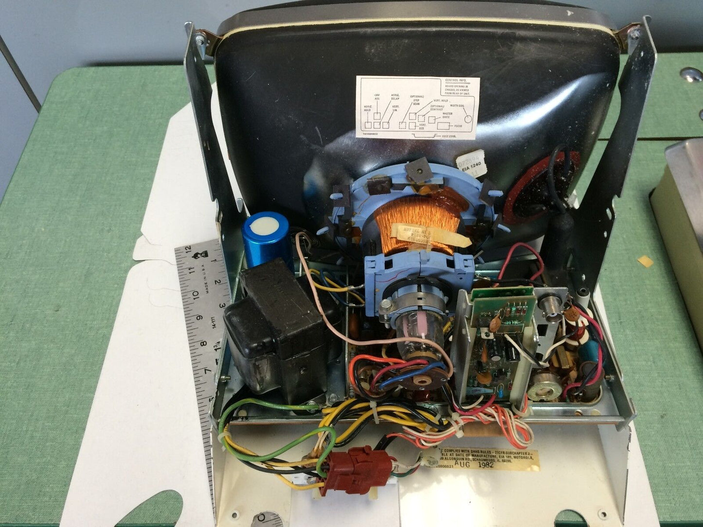 Motorola Ds3000-165 12" Crt Monitor,7C 25974 Aol,115/230Vac,Eia 185,903Pamgrs,Cf