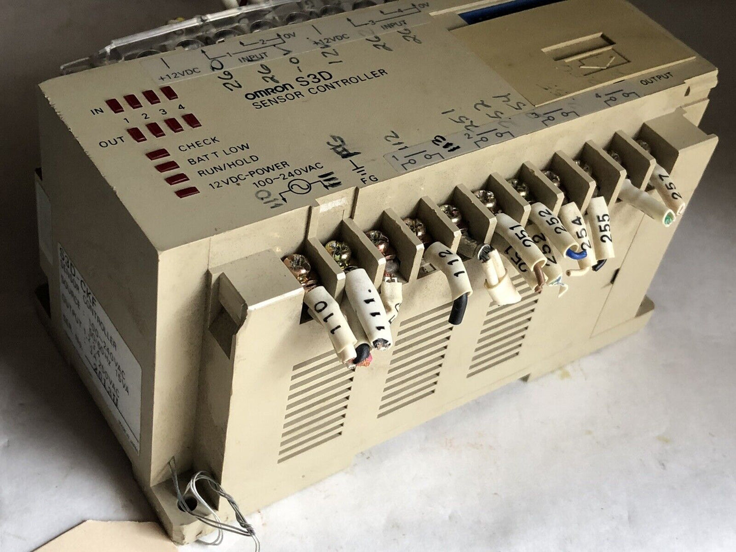 Used Omron S3d-Ckf S3d Sensor Controller, 100-240V,15Va-In, 250Vdc, 3A  Ground9