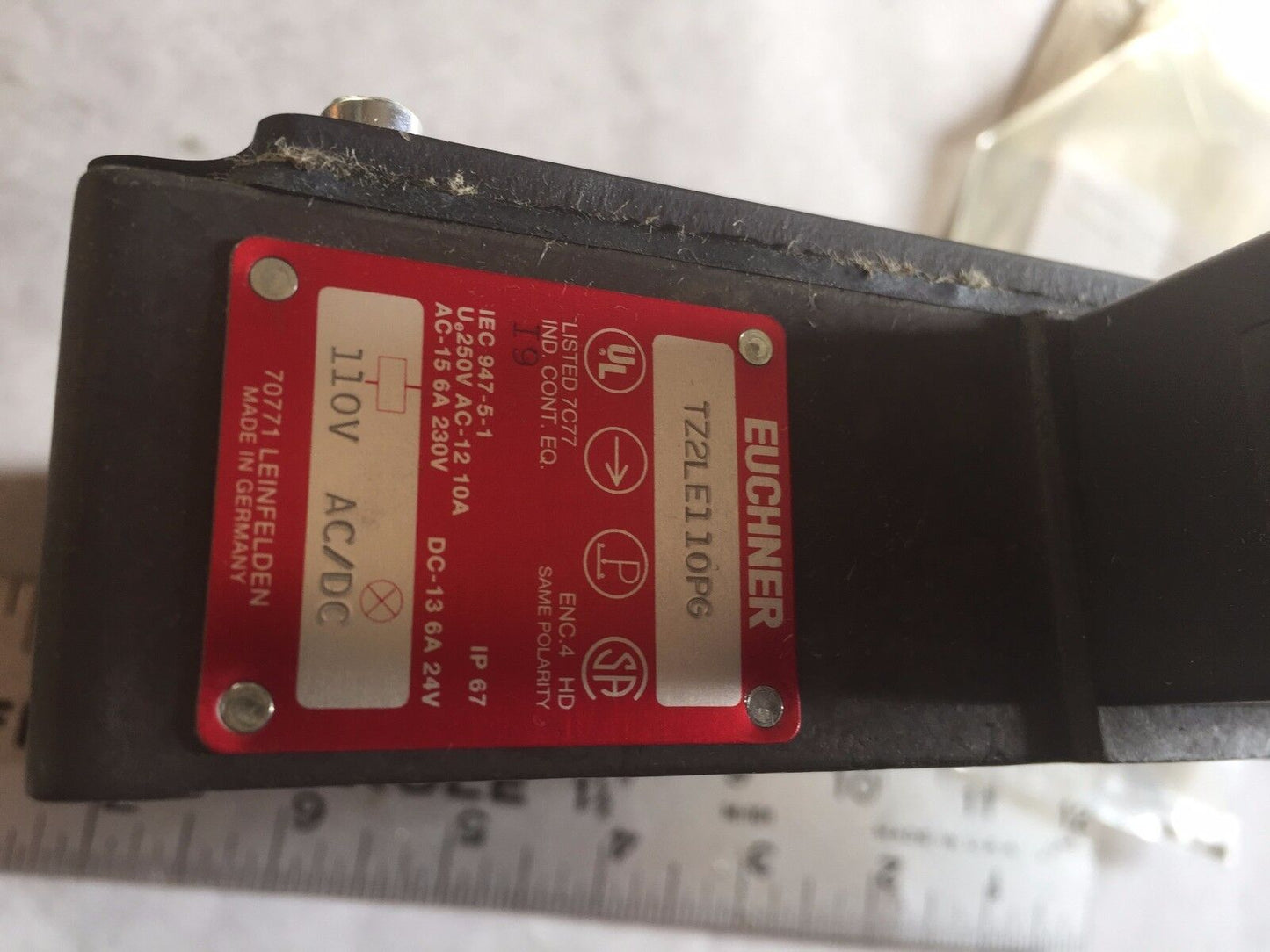 New Euchner Tz2le110pg Safety Switch Nib Sensor Bia 954012 Bg-Prufzert ,Am