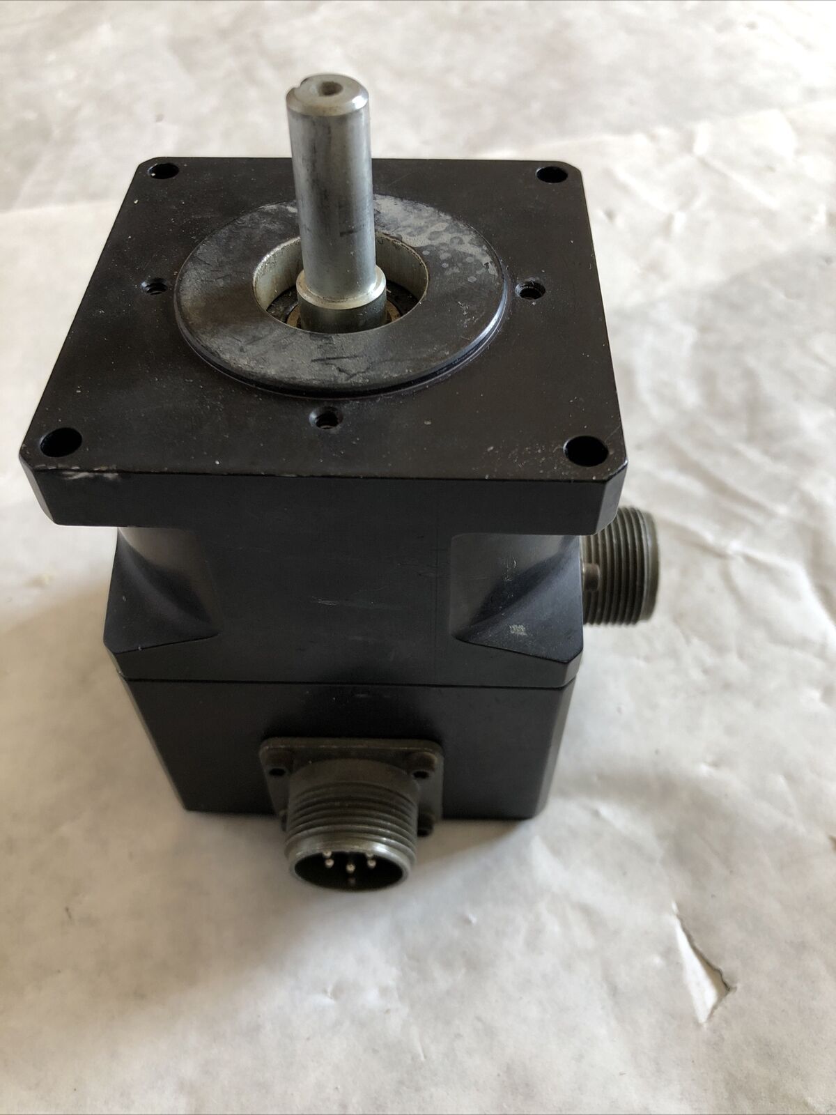 Moog 303-002 Brushless Servo Motor 3/8" Shaft,Bz