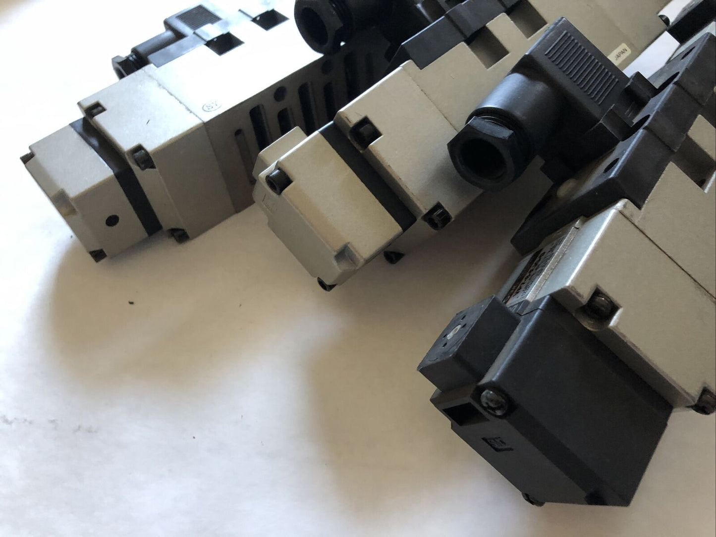 Smc Vp7-8-Fjg-D Pneumatic Double Solenoid Valve  Vp7-8-Fjg-D 24V Dc,Dg