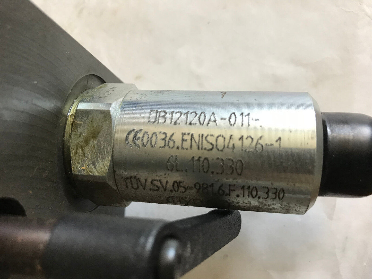 New Hydac Saf20e16y1-T330a Hydraulic Accumulatr Safety Valve,Db12120a-011,Ah