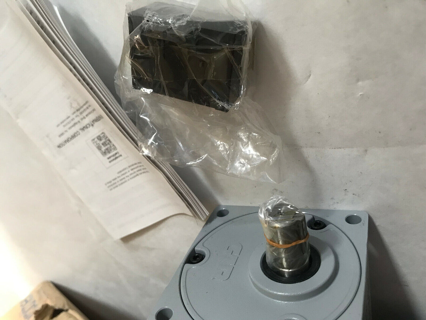 New Brother Gf18n060-Bmyg1c Gearmotor 1/10Hp, 4P, Ratio=60:1 1.4A,Ta