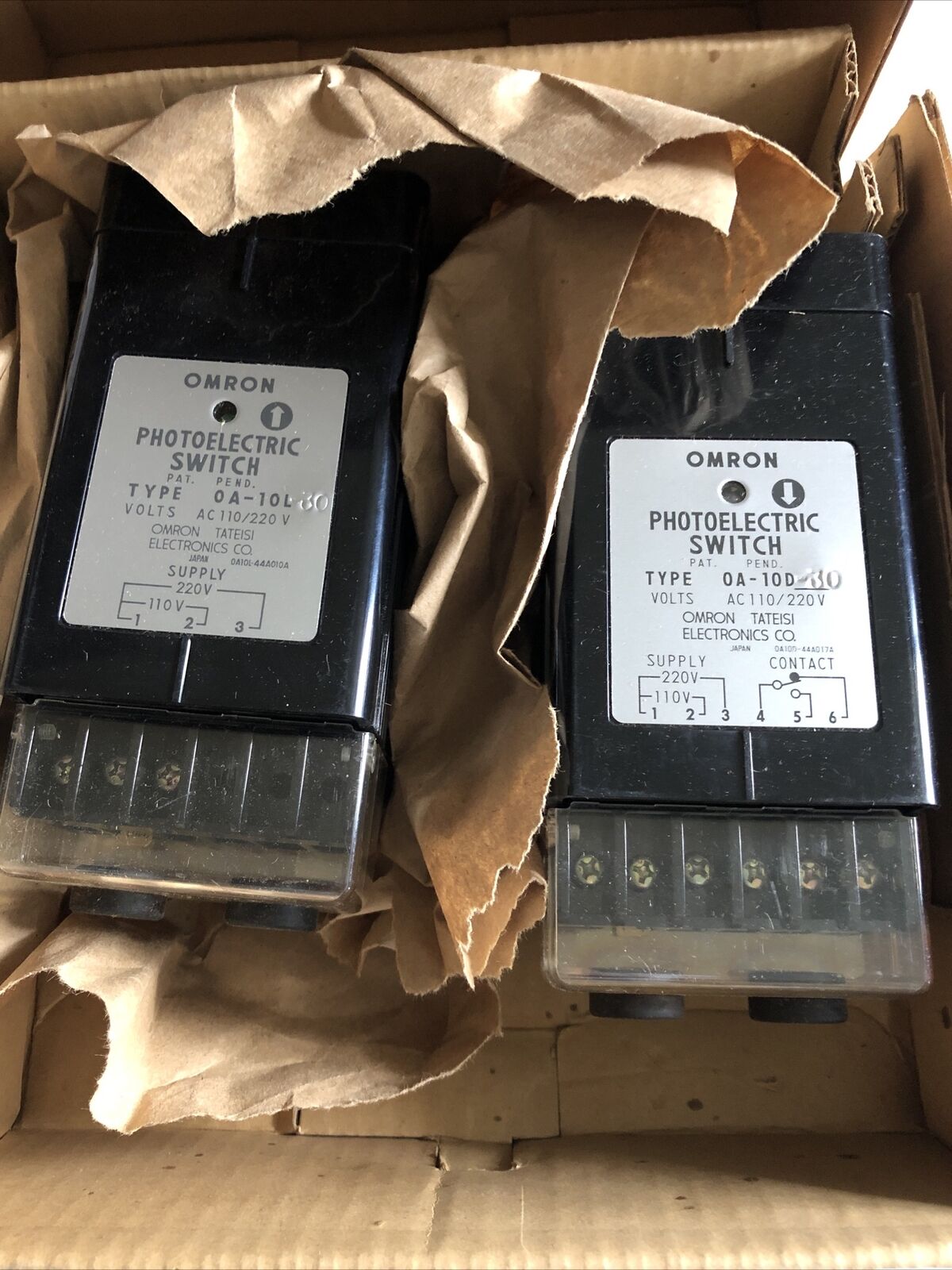 Omron Oa-10L-30 & Oa-10D-30  Photoelectric 110/220Vac,0A-10L-30,0A-10D-30,Bb