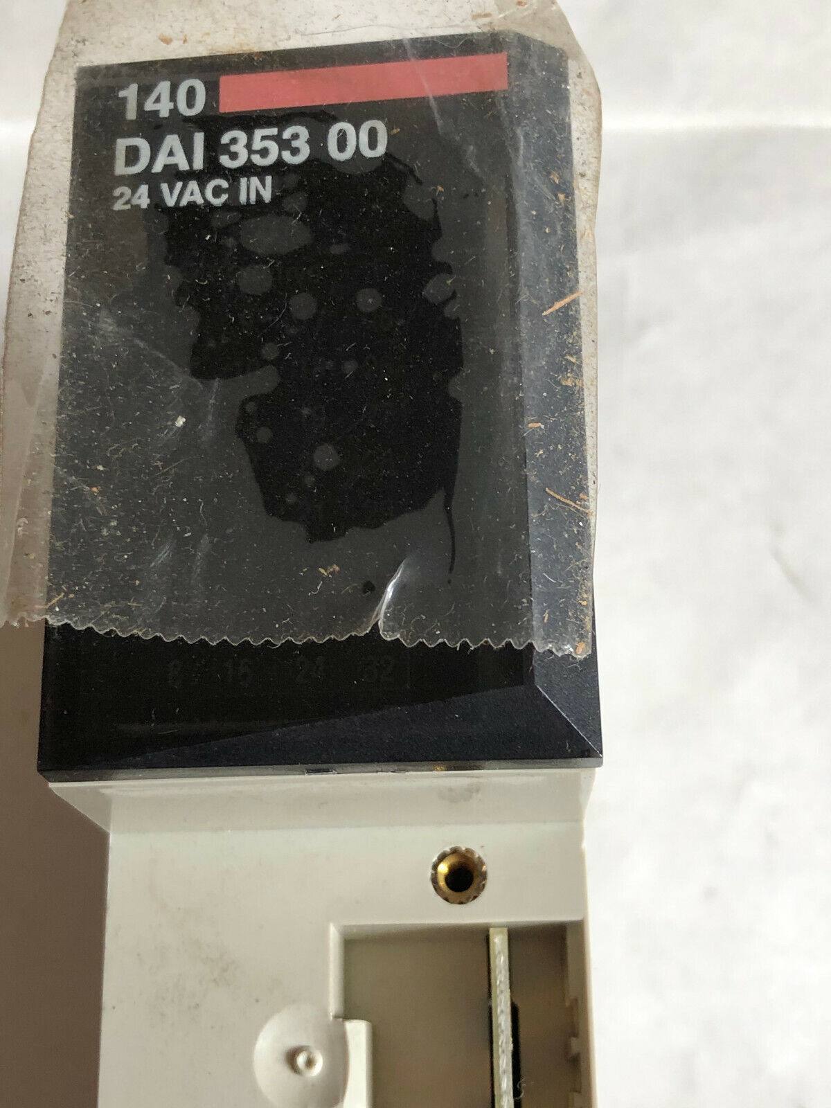 New Schneinder 140-Ddi-353-00 Tsx Quantum  Module,140 Dai 353 00 24 Vac,Ew