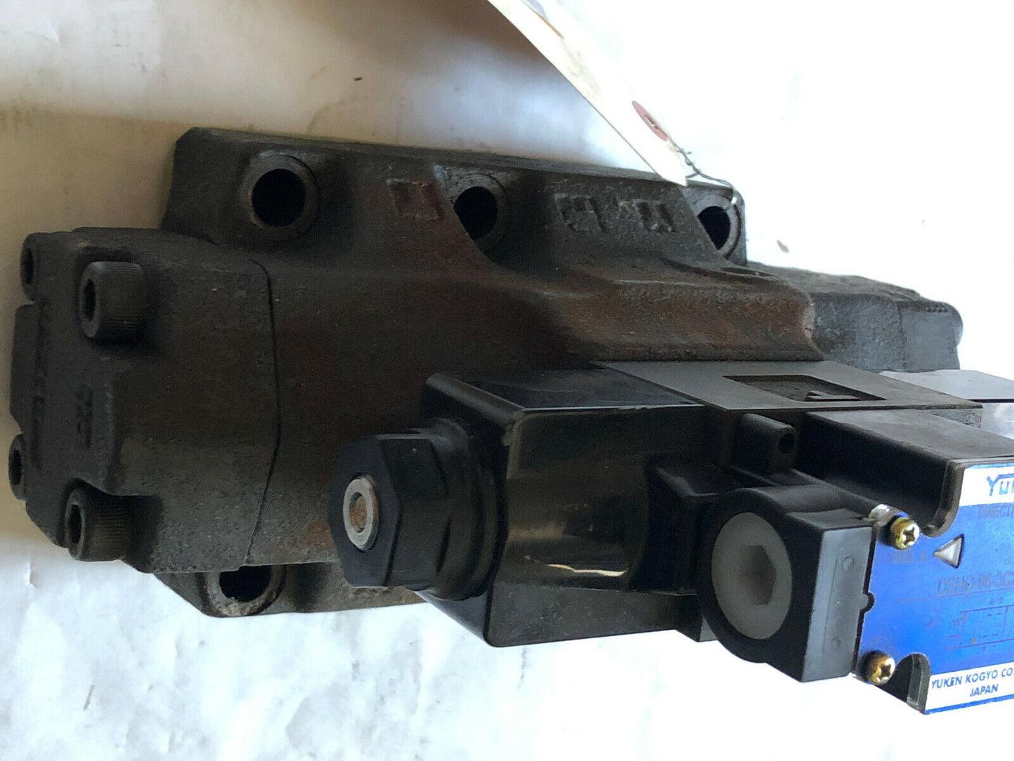 New Yuken Dshg-06-3C2-T-A100-53 Selector Valve,Dshg06302-Ta10053,85126,8714E,Tn