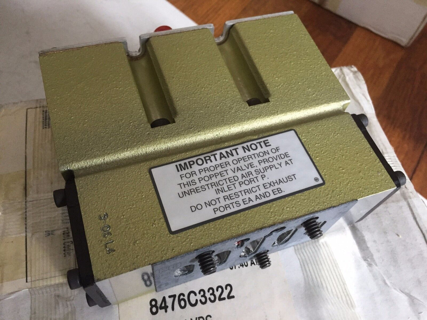 New Ross Controls 8476C3322,Bar 2-10 24Vdc Pneumatic Solenoid Manifold Valve ,By