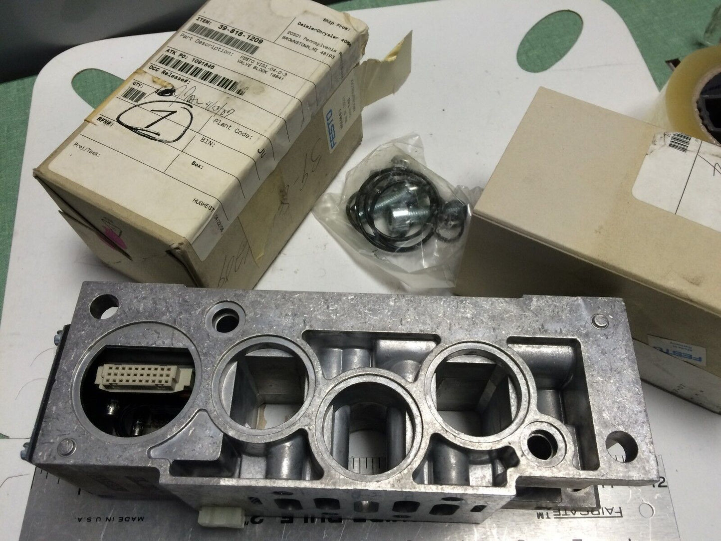 New Festo Vigi-04-D-3,18841 T702  123317  Pneumatic Valve,Festo Iso 3E,Ez