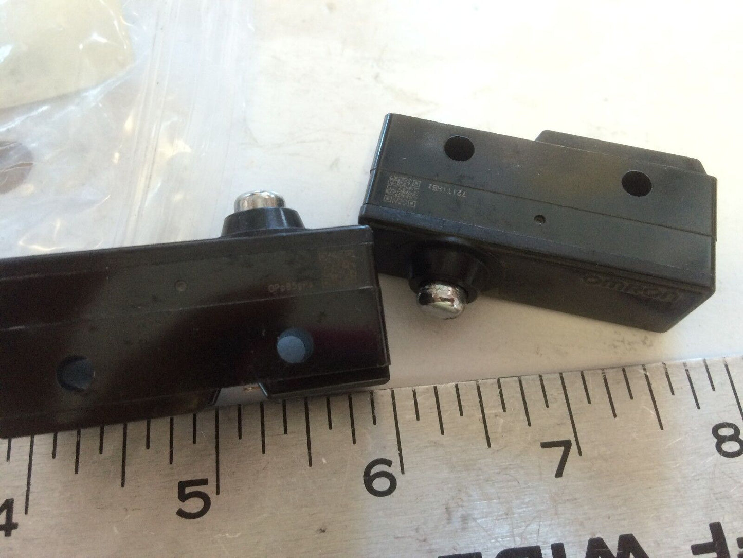 New Lot 4 Omron Z-15Gd Sensors Switch  ,Ed