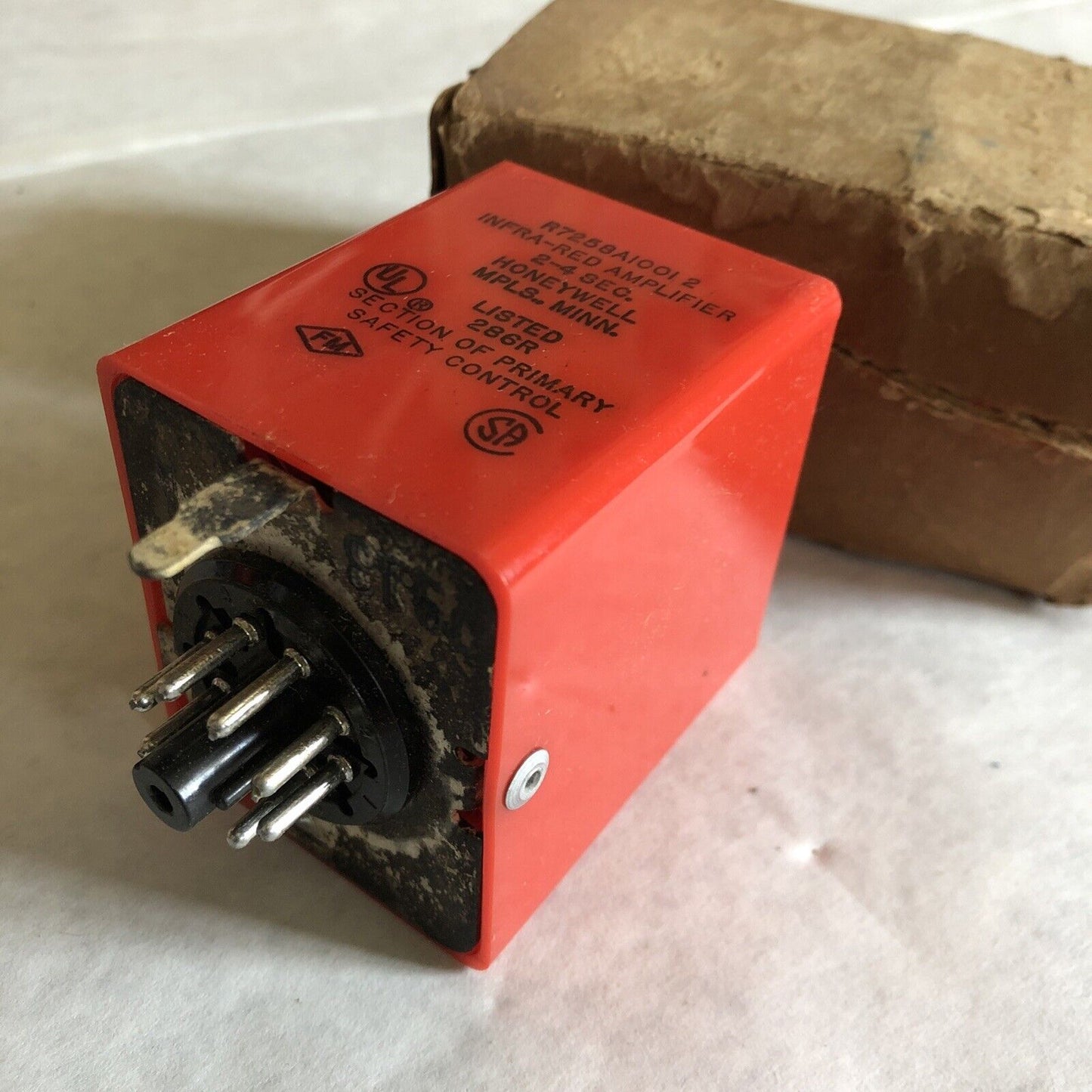 New Honeywell R7258a1001 Plug-In Infra-Red Amplifier Flame Safeguard Amp,Eb