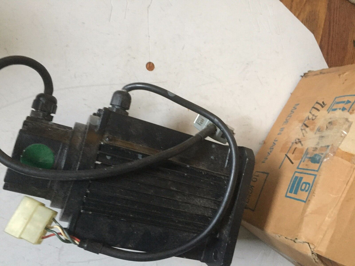 Yaskawa Usasem-08Tf11-D Electrictmc,308W Servo Motor Usasem08tf11d ,Bh