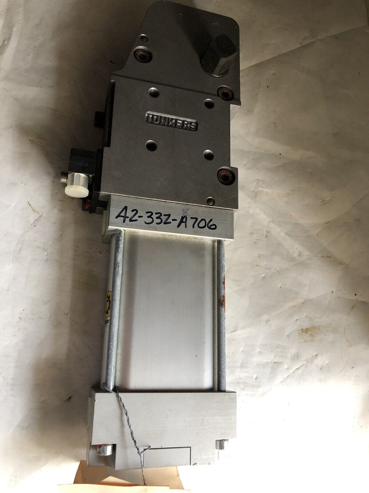 Tunkers Ku 50 V A033 T12 Npt Pneumatic Power Clamp,130* Rotation,Ni2-Q9,Tn