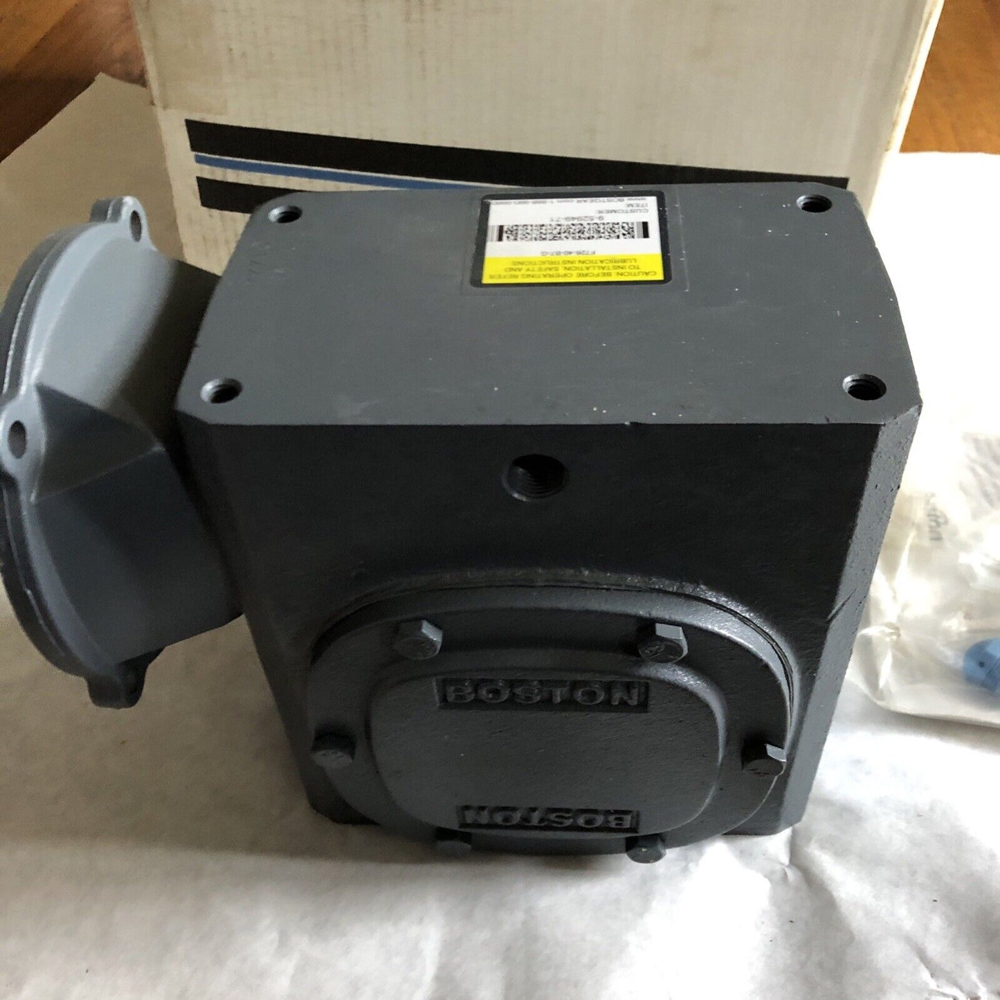 New Boston Gear F726-40-B7-G Gear Reducer,40:1 Ratio,F72640b7g,Iso9002,Az