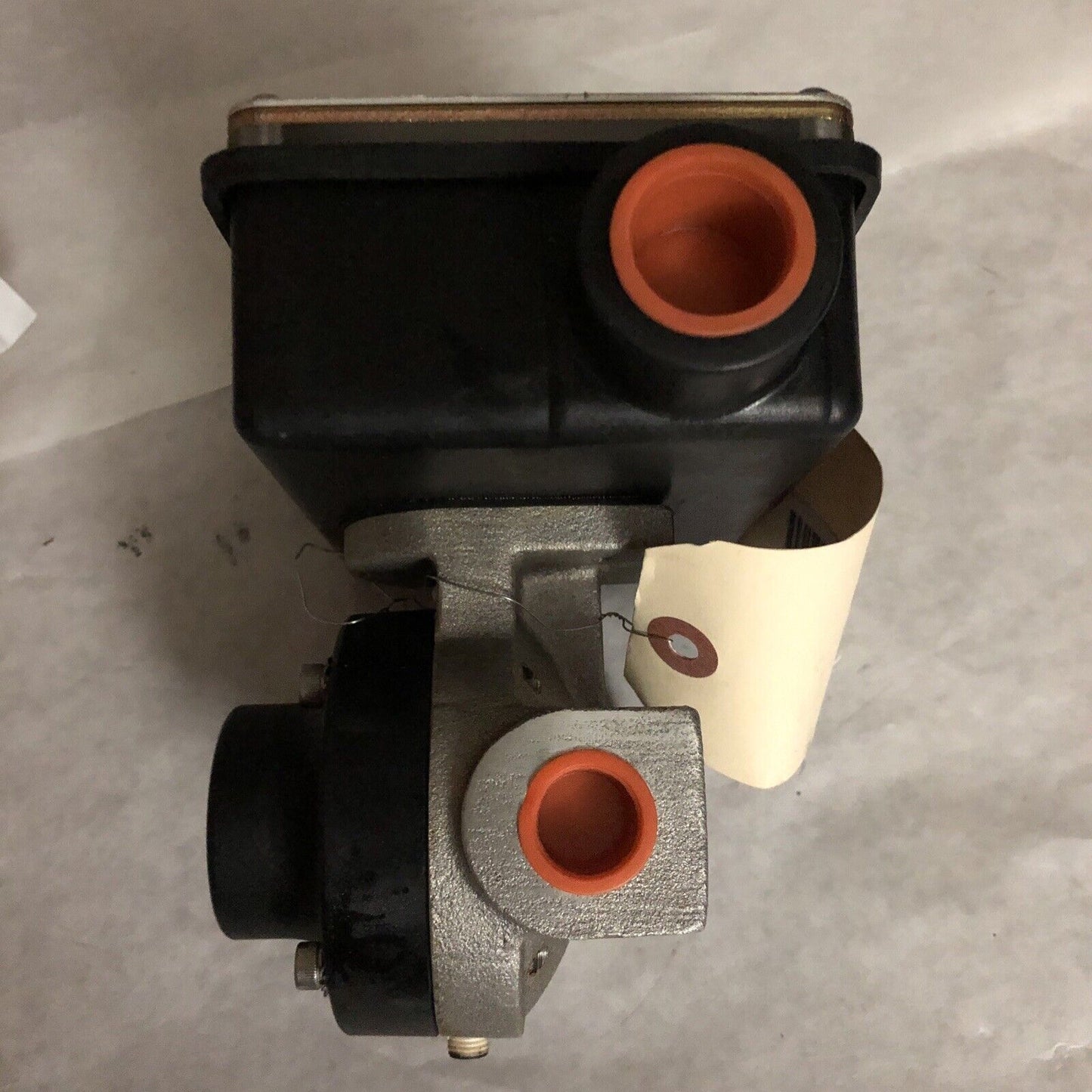 Ufm Sn-Asb1gm-4-235V.885-A3wl-.25D Flow Monitor,1/2" Npt Type4,Sn Asb1gm 4 ,Ee