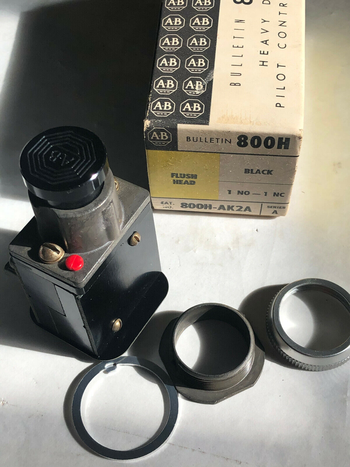 New Allen Bradley 800H-Ak2a ,800H Black Pushbutton Switch,Bh