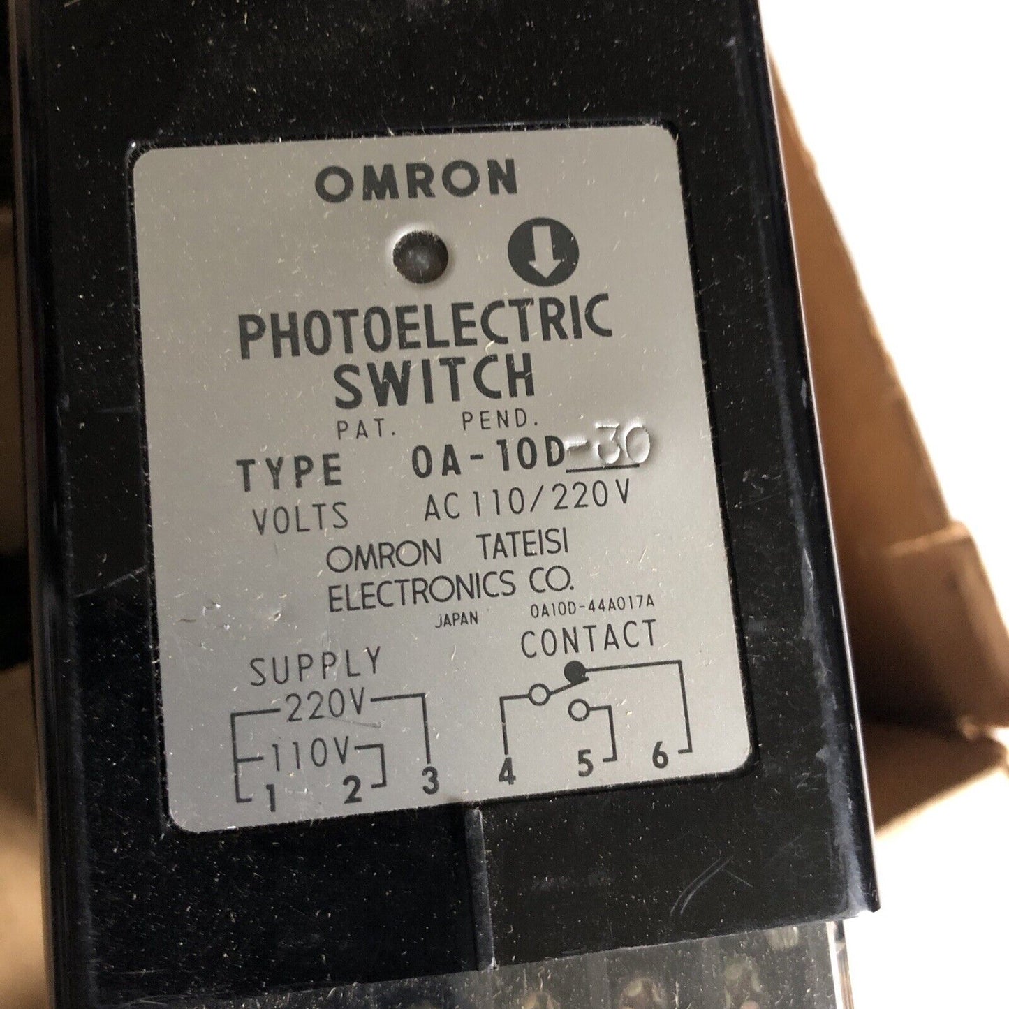 Omron Oa-10L-30 & Oa-10D-30  Photoelectric 110/220Vac,0A-10L-30,0A-10D-30,Bb
