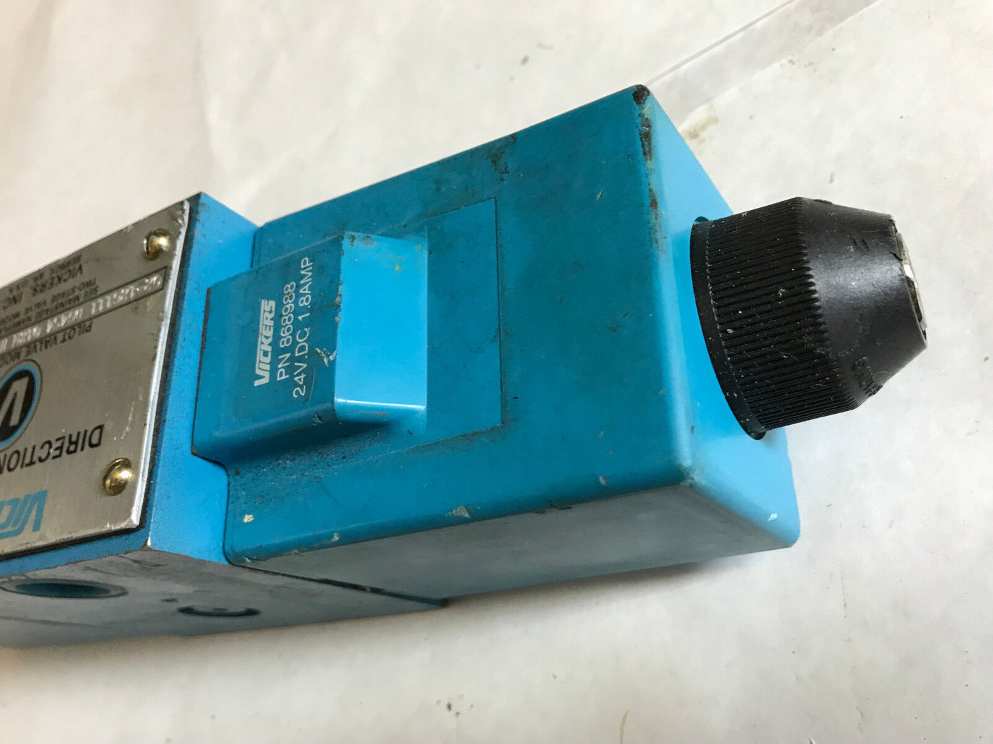 Vickers 02-126111 Dg4s4 012N H 60 Hydraulic Directional Pilot Valve,868988,Ac