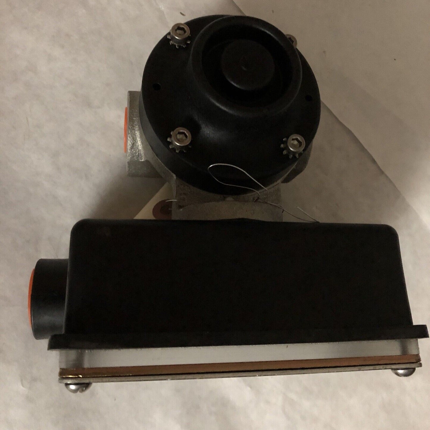 Ufm Sn-Asb1gm-4-235V.885-A3wl-.25D Flow Monitor,1/2" Npt Type4,Sn Asb1gm 4 ,Ee