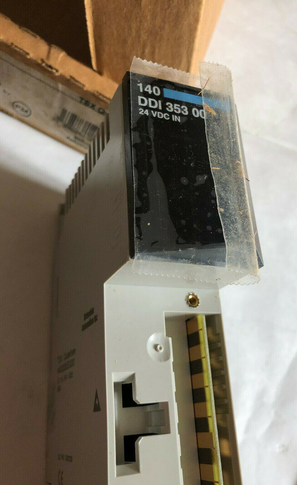 New Schneinder 140-Ddi-353-00 Tsx Quantum  Module,140 Dai 353 00 24 Vac,Ew