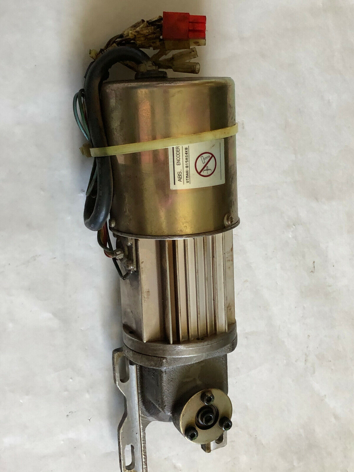 Yaskawa Usarem-01Yr41,Utmah-B15as4kb,Usarem-Oiyr4i0.35 Ac Servo Motor,Cf