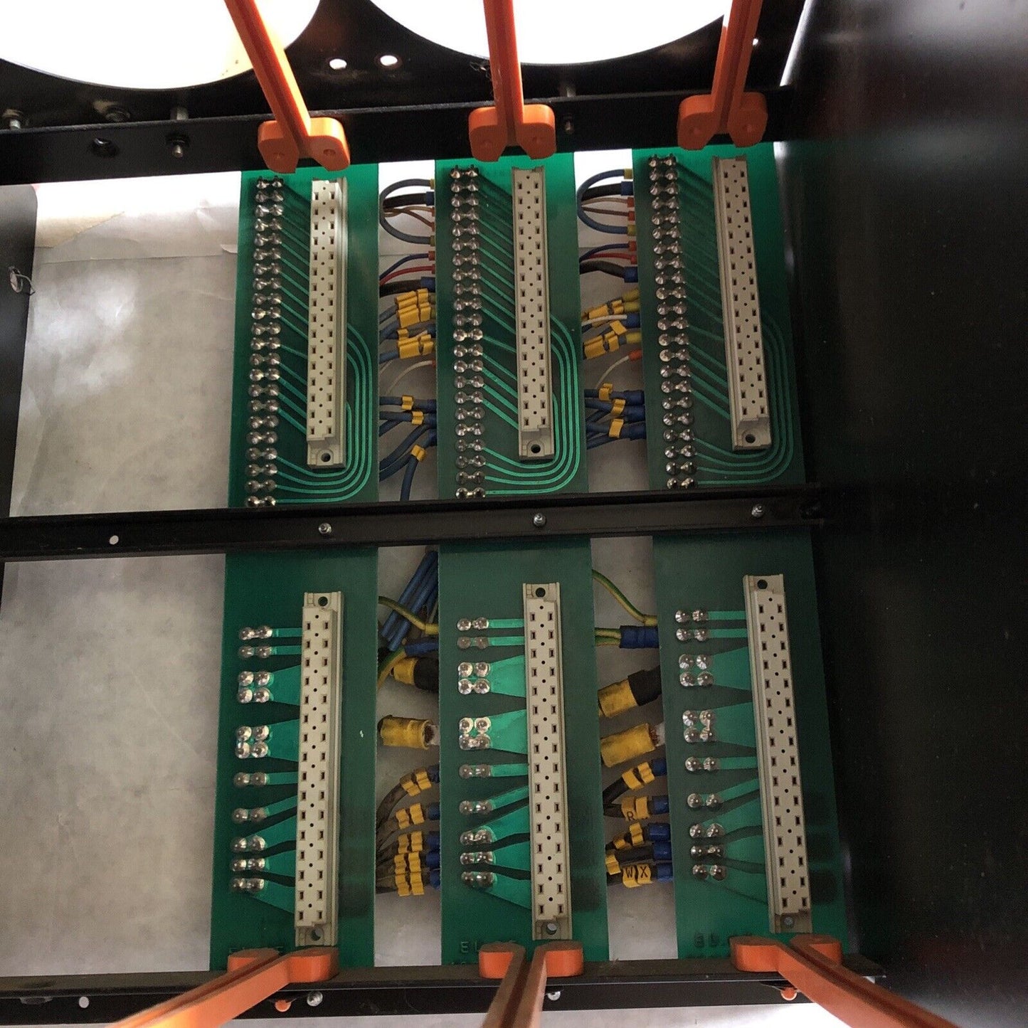 Vickers Aze R3/E Aze-Cc4q,P.N.Be600,120.04.32B Servo Drive,Aze-Cc4q,Rack,Em