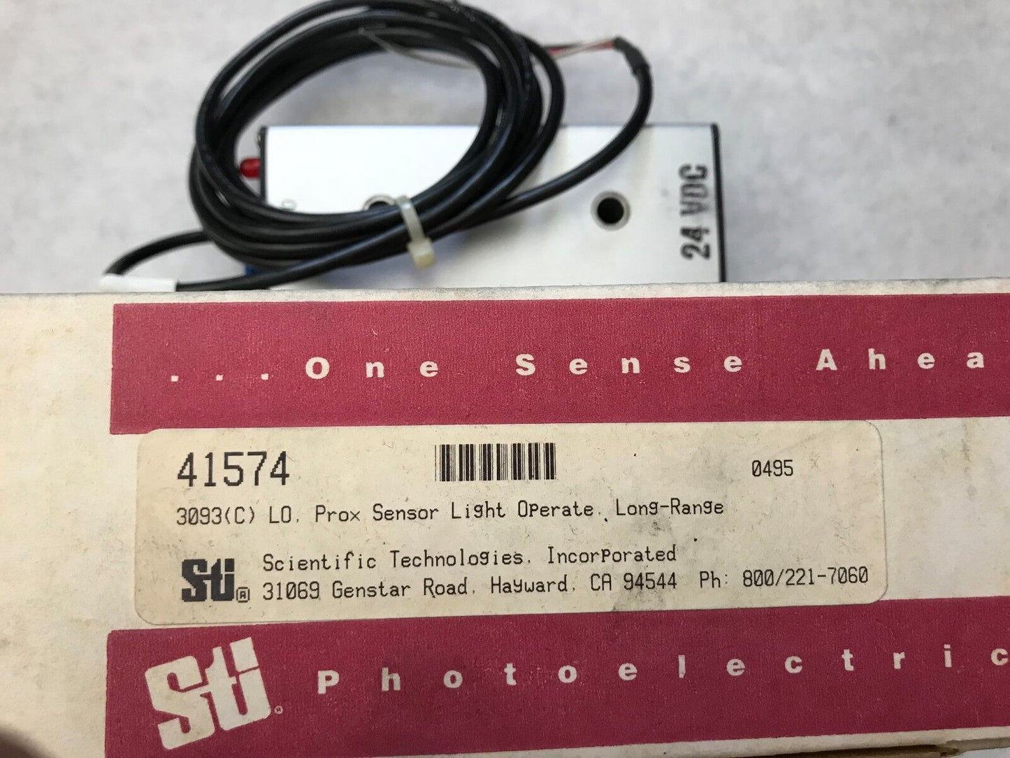 New Sti Omniprox Model 41574,3093(C) Lo.  Prox Sensor Operate. Long-Range, Room5