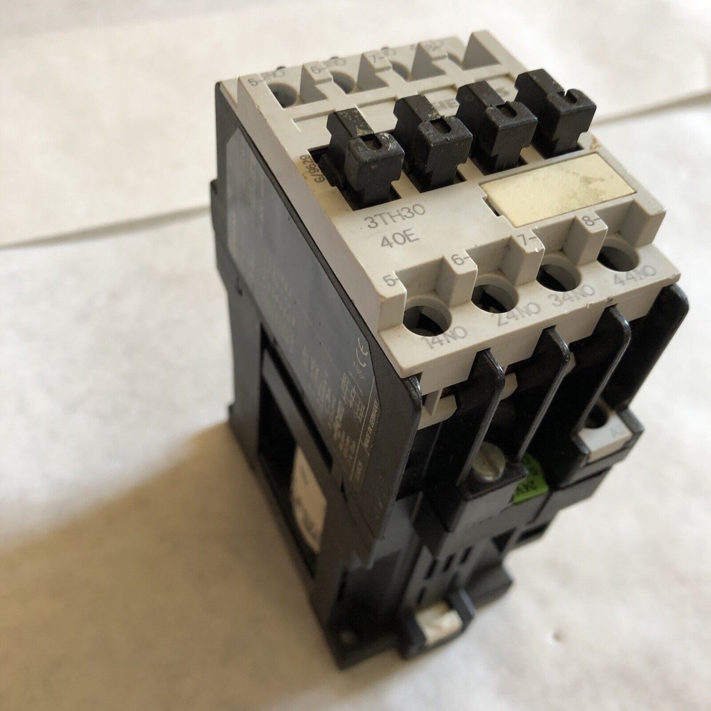 Siemens 3Th3040-0B,24V,3Th30 40E Relay 10Amp 4Pole 4No,24Vdc Coil,Bi