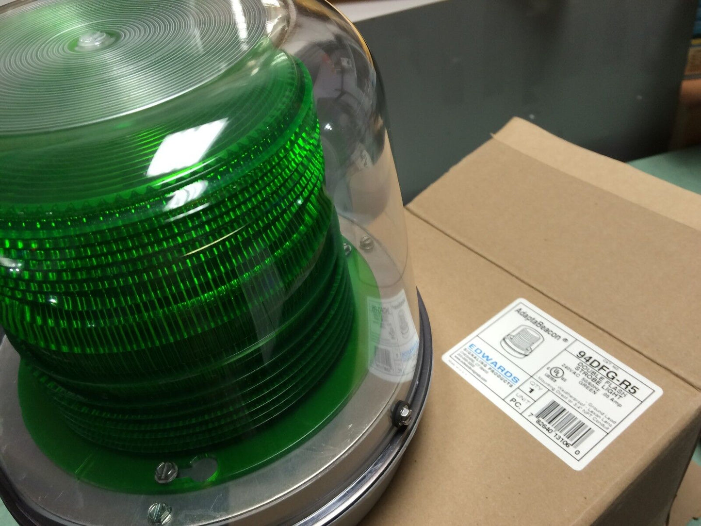 New  Edwards  94Dfg-R5 Strobe_Df_Grn_240Ac ,Adaptabeacon ,Cn,Sj